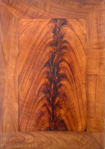 warm brown mahogony wood faux wood graining